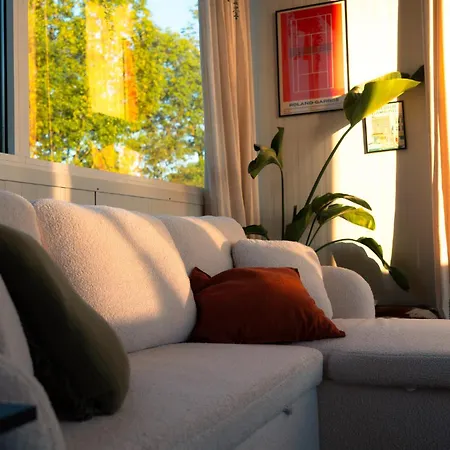 Botel The Creative Boat *