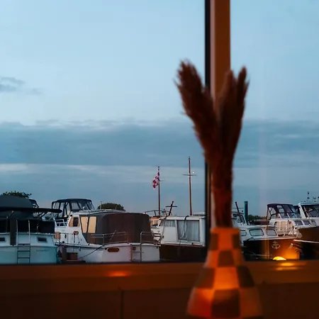 Botel The Creative Boat Lithoijen