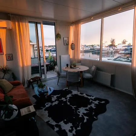 Vakantiehuis The Creative Boat Lithoijen