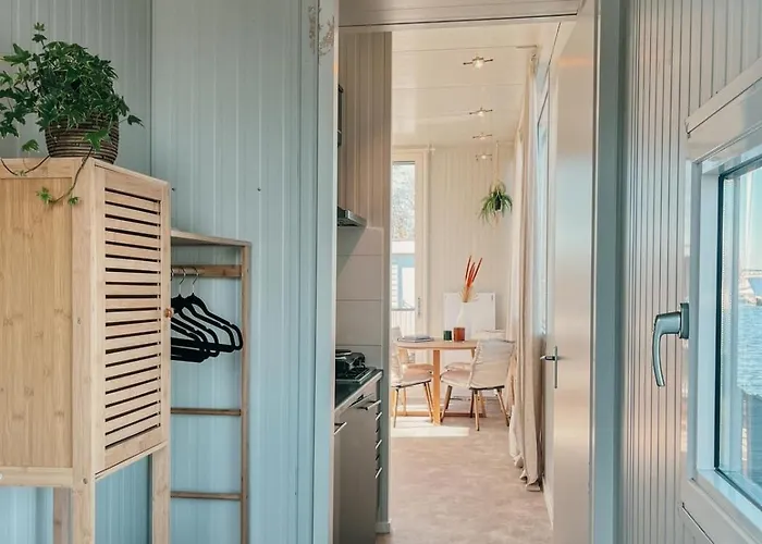 The Creative Boat Bateau-hôtel *