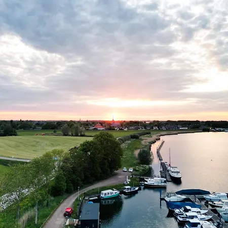 Ботель The Creative Boat Lithoijen