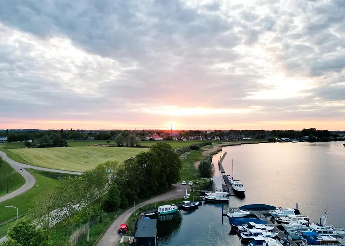 Ботель The Creative Boat Lithoijen