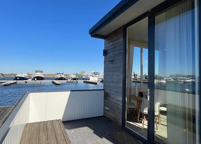 The Creative Boat Ботель *